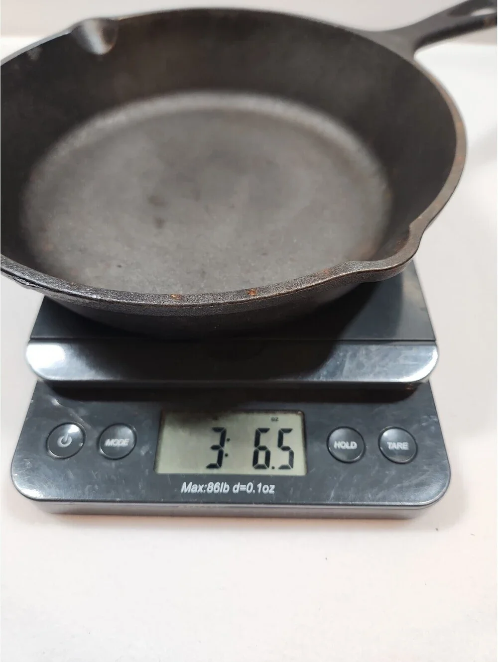 Lodge cast iron skillet 5SK, Needs TLC See Pics,  Decor Or Restore